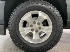 Used 2018  Chevrolet Silverado 1500 4WD Crew Cab LT Z71 at Ideal Cars Llc near Mesa&comma; AZ