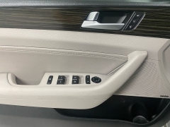 Used 2016  Hyundai Sonata Hybrid 4d Sedan Limited at Ideal Cars Llc near Mesa&comma; AZ