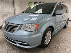  2016 Chrysler Town & Country 4d Wagon Touring at Ideal Cars Llc near Mesa&comma; AZ