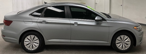 Used 2020  Volkswagen Jetta S Auto w&sol;ULEV at Ideal Cars Llc near Mesa&comma; AZ