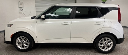 Used 2021  Kia Soul S IVT at Ideal Cars Llc near Mesa&comma; AZ
