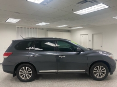 Used 2013 Nissan Pathfinder 4d SUV FWD SL at Ideal Cars Llc near Mesa, AZ