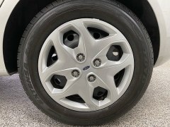 Used 2013  Ford Fiesta 4d Hatchback SE at Ideal Cars Llc near Mesa&comma; AZ