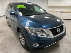 Used 2015  Nissan Pathfinder 4d SUV 4WD SV at Ideal Cars Llc near Mesa&comma; AZ
