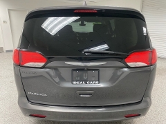 Used 2017  Chrysler Pacifica 4d Wagon Touring at Ideal Cars Llc near Mesa&comma; AZ