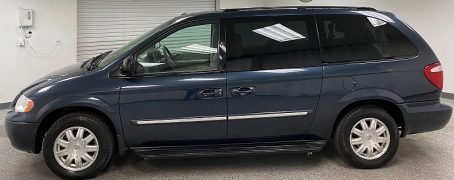 Used 2007  Chrysler Town & Country 4d Wagon Touring at Ideal Cars Llc near Mesa&comma; AZ