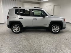 Used 2019 Jeep Renegade 4d SUV 4WD Sport at Ideal Cars Llc near Mesa, AZ