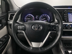 Used 2016  Toyota Highlander 4d SUV AWD Limited Platinum at Ideal Cars Llc near Mesa&comma; AZ