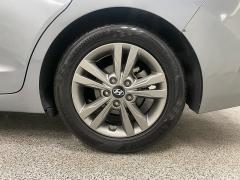 Used 2018  Hyundai Elantra 4d Sedan SEL at Ideal Cars Llc near Mesa&comma; AZ