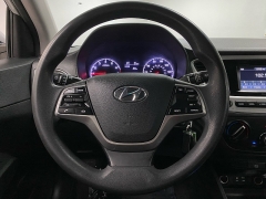 Used 2020  Hyundai Accent 4d Sedan SE Auto at Ideal Cars Llc near Mesa&comma; AZ