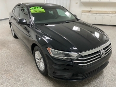 Used 2019  Volkswagen Jetta 4d Sedan 1&period;4T R-Line at Ideal Cars Llc near Mesa&comma; AZ
