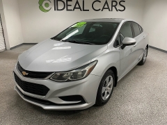 Used 2017  Chevrolet Cruze 4d Sedan LS Auto at Ideal Cars Llc near Mesa&comma; AZ