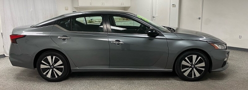 Used 2021  Nissan Altima 2&period;5 SV Sedan at Ideal Cars Llc near Mesa&comma; AZ