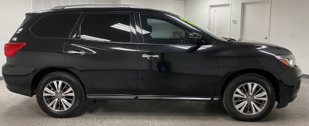 Used 2020  Nissan Pathfinder 4d SUV 4WD SV at Ideal Cars Llc near Mesa&comma; AZ