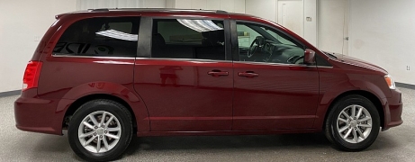 Used 2019  Dodge Grand Caravan 4d Wagon SXT at Ideal Cars Llc near Mesa&comma; AZ