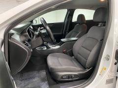 Used 2021  Chevrolet Malibu 4dr Sdn LT at Ideal Cars Llc near Mesa&comma; AZ