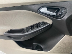 Used 2015  Ford Focus 4d Sedan SE at Ideal Cars Llc near Mesa&comma; AZ