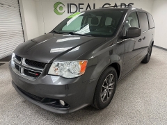 2017 Dodge Grand Caravan 4d Wagon SXT at Ideal Cars Llc near Mesa&comma; AZ