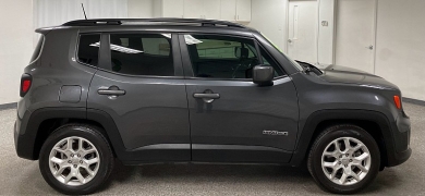 Used 2020  Jeep Renegade 4d SUV 4WD Latitude at Ideal Cars Llc near Mesa&comma; AZ