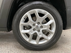 Used 2020  Jeep Renegade 4d SUV 4WD Latitude at Ideal Cars Llc near Mesa&comma; AZ