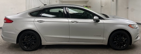 Used 2017  Ford Fusion Hybrid 4d Sedan SE at Ideal Cars Llc near Mesa&comma; AZ