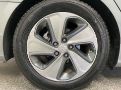 Used 2017  Hyundai Sonata Plug-In Hybrid 4d Sedan at Ideal Cars Llc near Mesa&comma; AZ