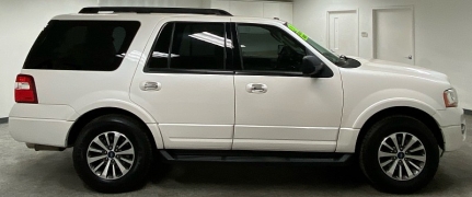 Used 2017  Ford Expedition 4d SUV 2WD XLT at Ideal Cars Llc near Mesa&comma; AZ