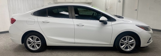 Used 2018  Chevrolet Cruze 4d Sedan LT Auto at Ideal Cars Llc near Mesa&comma; AZ