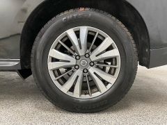 Used 2020  Nissan Pathfinder 4d SUV 4WD SV at Ideal Cars Llc near Mesa&comma; AZ