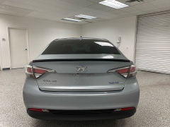 Used 2016 Hyundai Sonata Hybrid 4d Sedan SE at Ideal Cars Llc near Mesa, AZ
