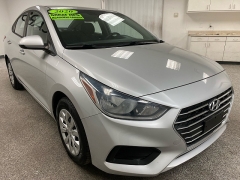 Used 2020  Hyundai Accent 4d Sedan SE Auto at Ideal Cars Llc near Mesa&comma; AZ