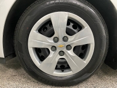 Used 2017  Chevrolet Cruze 4d Sedan LS Auto at Ideal Cars Llc near Mesa&comma; AZ