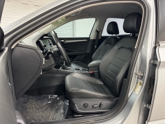 Used 2022  Volkswagen Jetta SE Auto at Ideal Cars Llc near Mesa&comma; AZ