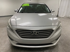 Used 2015  Hyundai Sonata 4d Sedan SE at Ideal Cars Llc near Mesa&comma; AZ