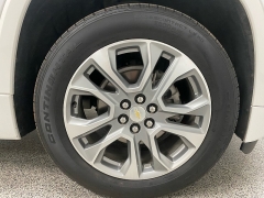 Used 2021  Chevrolet Traverse FWD 4dr Premier at Ideal Cars Llc near Mesa, AZ