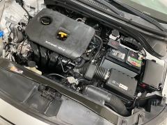 Used 2017  Hyundai Elantra 4d Sedan SE Auto at Ideal Cars Llc near Mesa, AZ