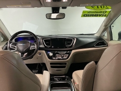 Used 2019  Chrysler Pacifica Hybrid 4d Wagon Touring L at Ideal Cars Llc near Mesa, AZ