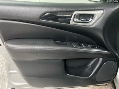 Used 2020  Nissan Pathfinder 4d SUV FWD SV at Ideal Cars Llc near Mesa&comma; AZ