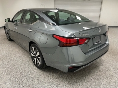 Used 2021  Nissan Altima 2&period;5 SV Sedan at Ideal Cars Llc near Mesa&comma; AZ