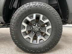 Used 2018  Toyota Tacoma 4WD Double Cab TRD Off-Road Auto at Ideal Cars Llc near Mesa&comma; AZ