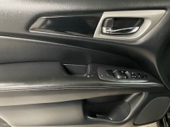 Used 2019  Nissan Pathfinder 4d SUV FWD S at Ideal Cars Llc near Mesa&comma; AZ