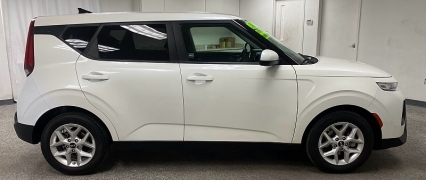 Used 2021  Kia Soul S IVT at Ideal Cars Llc near Mesa&comma; AZ
