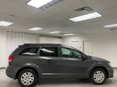 Used 2017  Dodge Journey 4d SUV FWD SE at Ideal Cars Llc near Mesa&comma; AZ