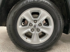 Used 2017  Jeep Grand Cherokee 4d SUV 4WD Laredo at Ideal Cars Llc near Mesa&comma; AZ