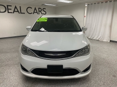 Used 2020 Chrysler Pacifica 4d Wagon Touring at Ideal Cars Llc near Mesa, AZ