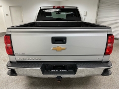 Used 2018  Chevrolet Silverado 1500 4WD Crew Cab LT at Ideal Cars Llc near Mesa&comma; AZ