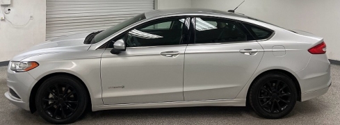 Used 2017  Ford Fusion Hybrid 4d Sedan SE at Ideal Cars Llc near Mesa&comma; AZ