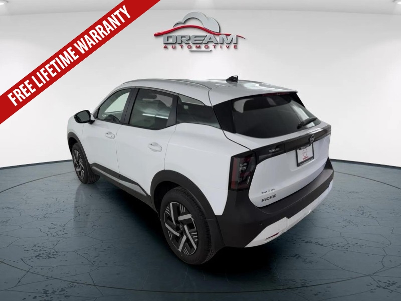 2026 Nissan Kicks SV photo 3