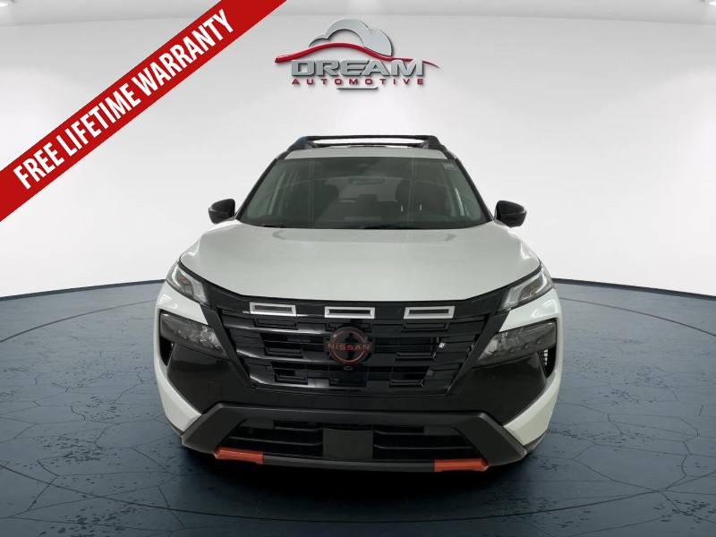 2026 Nissan Rogue SV photo 2