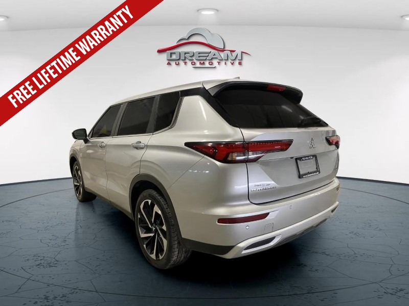 used 2024 MITSUBISHI OUTLANDER SE